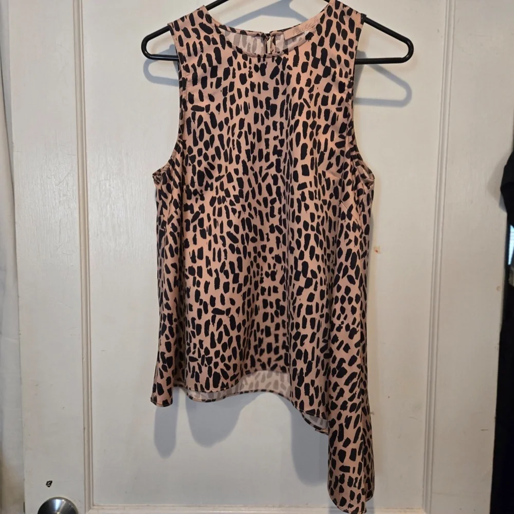 Anthropologie Asymmetrical Sleeveless Animal Print Blouse - Size Medium - Picture 3 of 7